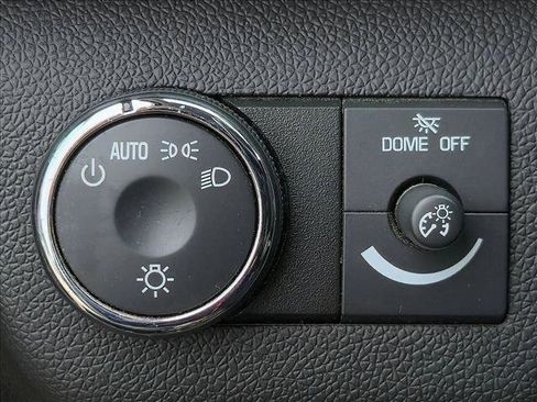Used 2009 Chevrolet Traverse LTZ FWD image 14