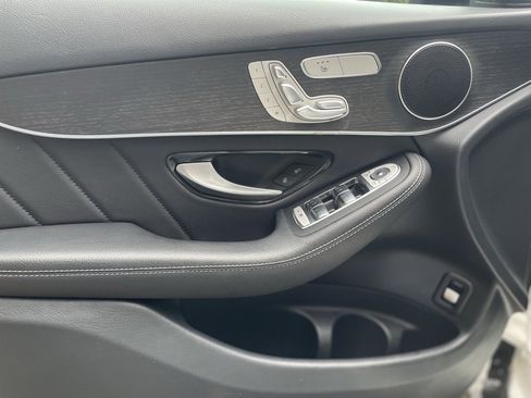 Used 2022 Mercedes-Benz GLC 300 4MATIC image 13