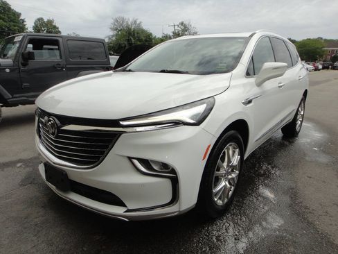 Used 2023 Buick Enclave Essence w/ Experience Buick Package AWD/4WD image 1