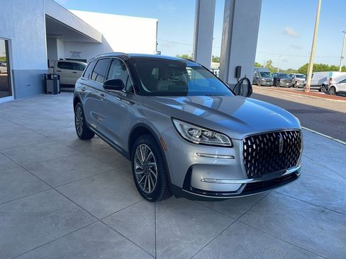 Used 2023 Lincoln Corsair Reserve w/ Equipment Group 201A image 4