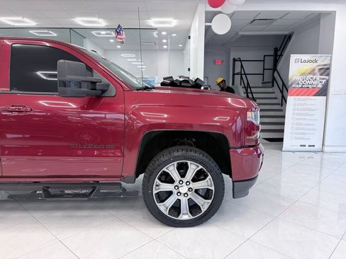 Used 2018 Chevrolet Silverado 1500 LT w/ All Star Edition AWD/4WD image 9