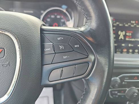 Used 2023 Dodge Charger SXT RWD image 18