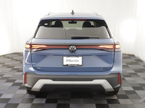 New 2026 Volkswagen Tiguan SE image 17