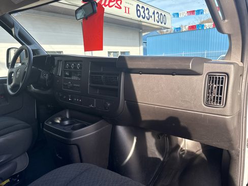 Used 2024 GMC Savana 2500 w/ Driver Convenience Package image 23