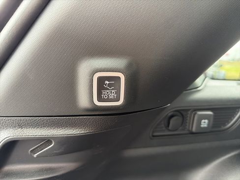 Used 2022 Jeep Grand Cherokee Altitude image 9