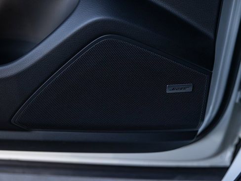 Certified 2023 Porsche Cayenne Platinum Edition w/ Premium Package Plus image 44