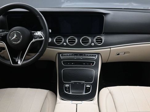 Used 2022 Mercedes-Benz E 350 Sedan image 5