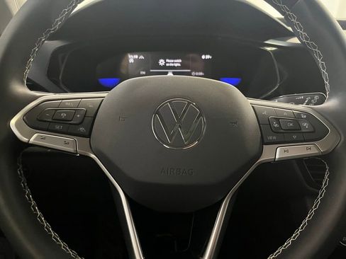 Certified 2023 Volkswagen Taos SE w/ Panoramic Sunroof Package image 22