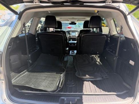 Used 2017 Toyota Highlander Limited AWD/4WD image 37