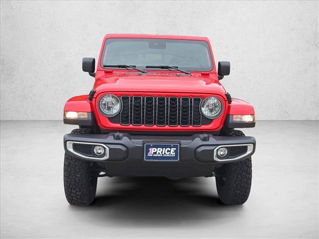 Used 2025 Jeep Gladiator Sport AWD/4WD image 2