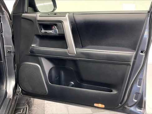 Used 2020 Toyota 4Runner SR5 Premium image 26
