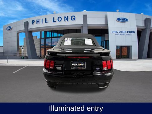 Used 2004 Ford Mustang GT RWD image 4