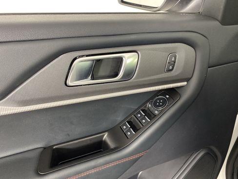 Used 2025 Ford Explorer ST-Line AWD/4WD image 14