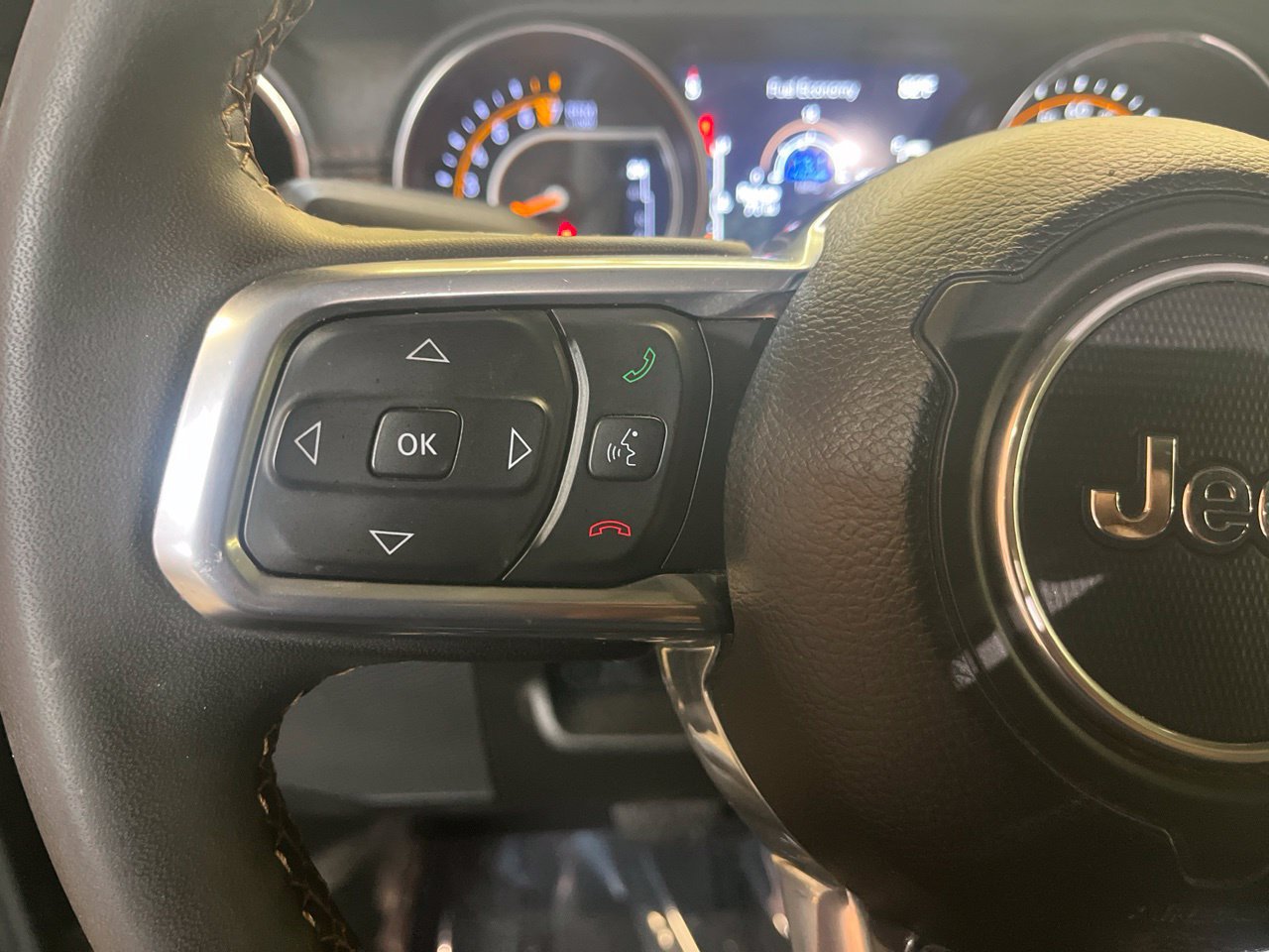Used 2023 Jeep Gladiator Overland AWD/4WD image 21