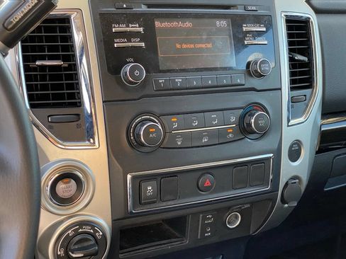 Used 2018 Nissan Titan SV AWD/4WD image 9
