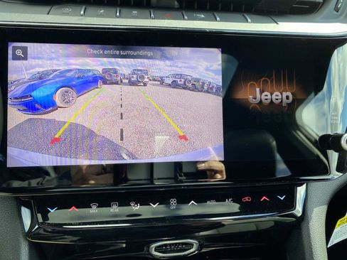 New 2026 Jeep Grand Cherokee Altitude image 12