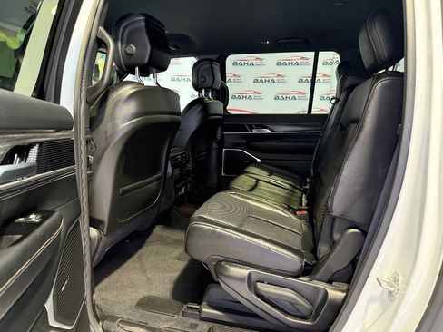 Used 2024 Jeep Wagoneer L Series II w/ Flexible Seating Group image 45