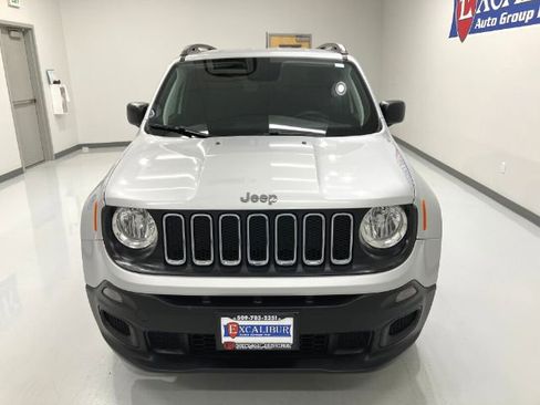 Used 2018 Jeep Renegade Sport w/ Power & Air Group image 17
