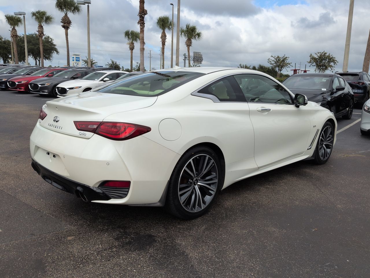 Used 2020 INFINITI Q60 3.0t Luxe w/ Essential Package AWD/4WD image 4