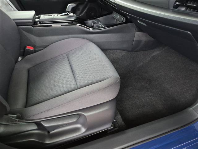 Certified 2025 Toyota Prius LE FWD image 19