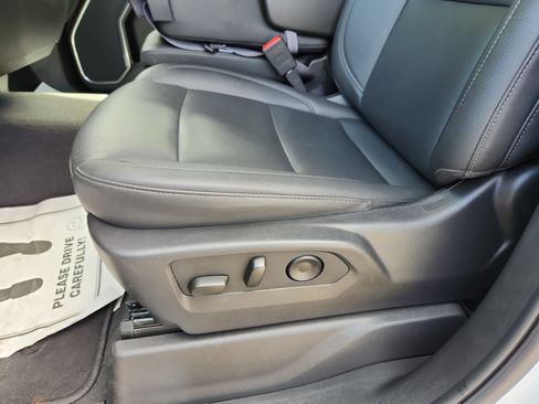 Used 2025 GMC Sierra 1500 SLT image 24