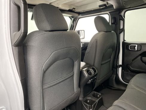 Used 2025 Jeep Wrangler Unlimited Sport AWD/4WD image 15