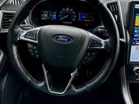 Used 2022 Ford Edge ST-Line image 13