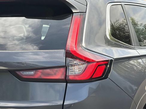 Used 2025 Honda CR-V LX image 10