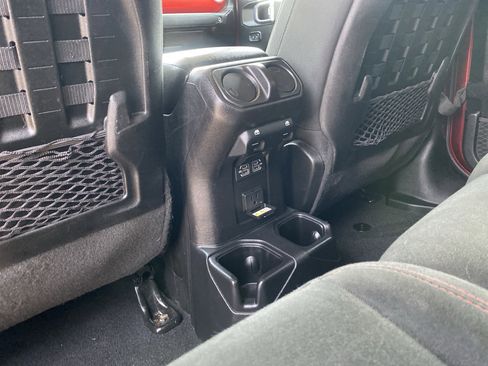 Used 2021 Jeep Gladiator Rubicon w/ Cold Weather Group image 21