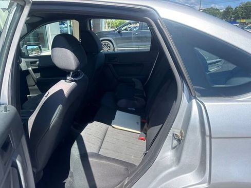 Used 2010 Ford Focus SE FWD image 13