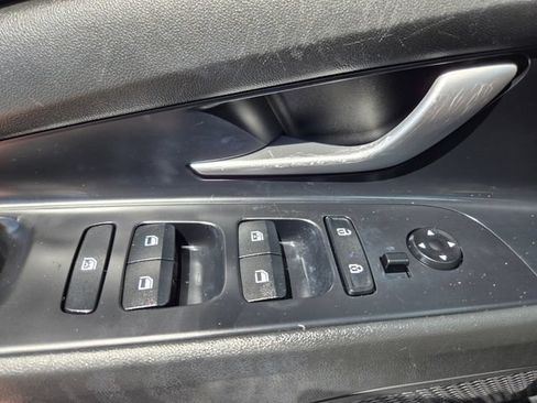 Used 2023 Hyundai Elantra SEL w/ Convenience Package FWD image 40