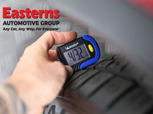 Used 2021 Tesla Model Y Long Range AWD/4WD image 23