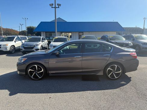 Used 2017 Honda Accord Sport image 2