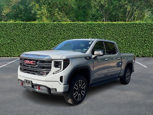 Used 2024 GMC Sierra 1500 AT4 w/ Technology Package AWD/4WD image 8