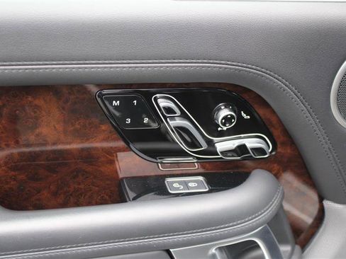 Used 2020 Land Rover Range Rover HSE image 13