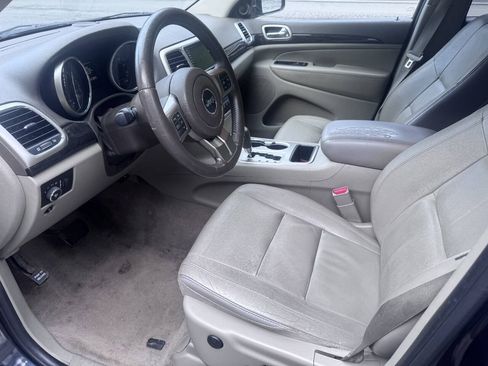 Used 2012 Jeep Grand Cherokee Laredo RWD image 9