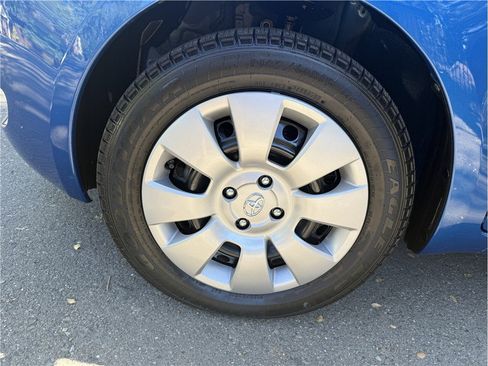 Used 2008 Toyota Yaris 2-Door Hatchback FWD image 11