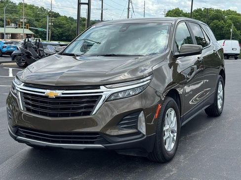 Used 2024 Chevrolet Equinox LT w/ LPO, Floor Liner Package FWD image 8