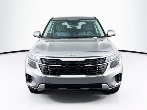 Used 2026 Kia Seltos LX AWD/4WD image 2