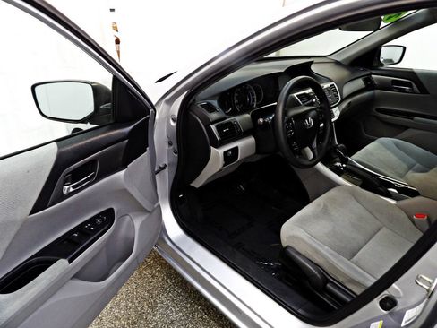 Used 2013 Honda Accord LX image 9
