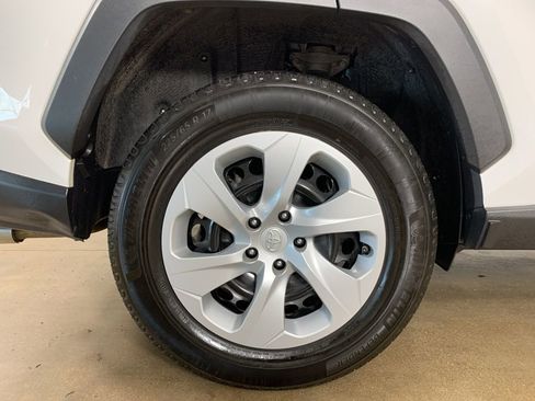 Used 2023 Toyota RAV4 LE FWD image 38