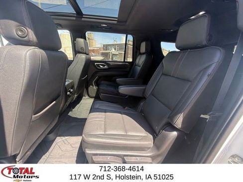 Used 2022 Chevrolet Suburban RST w/ Luxury Package AWD/4WD image 9