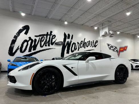 Used 2019 Chevrolet Corvette Stingray Coupe w/ Carbon Flash Badge Package RWD image 1