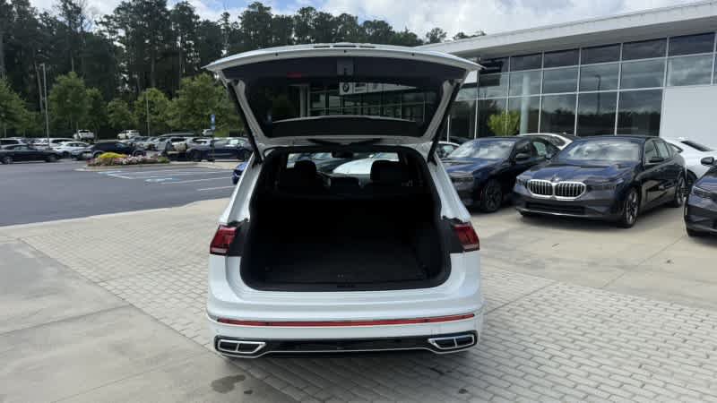 Used 2022 Volkswagen Tiguan SEL R-Line AWD/4WD image 18