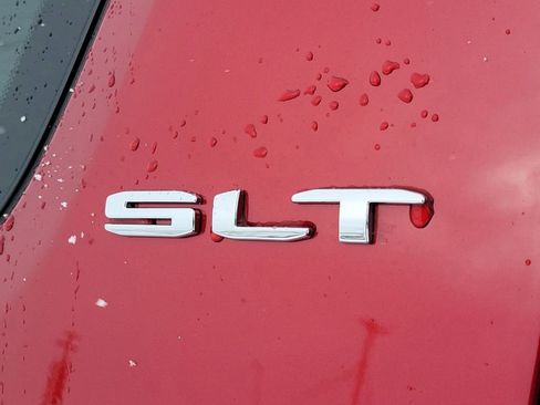 Used 2023 GMC Acadia SLT w/ Technology Package image 6