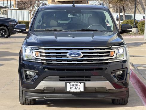 Used 2021 Ford Expedition XLT image 3