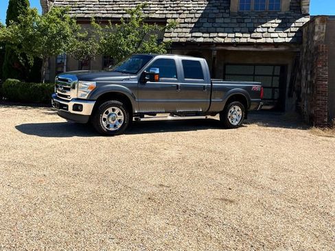 Used 2016 Ford F250 Lariat w/ Lariat Ultimate Package image 3