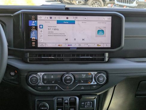 New 2025 Jeep Gladiator Sport image 16