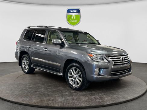 Used 2013 Lexus LX 570 4WD w/ Luxury Pkg image 7