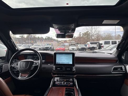 Used 2021 Lincoln Navigator L Reserve image 26
